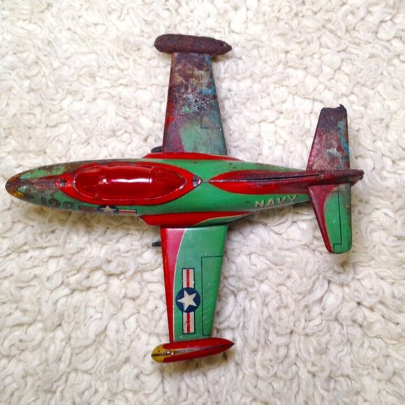 VINTAGE/ANTIQUE Korean War Friction Tin Toy, Barn Find; Navy, Vet, Collectible - Picture 2 of 6